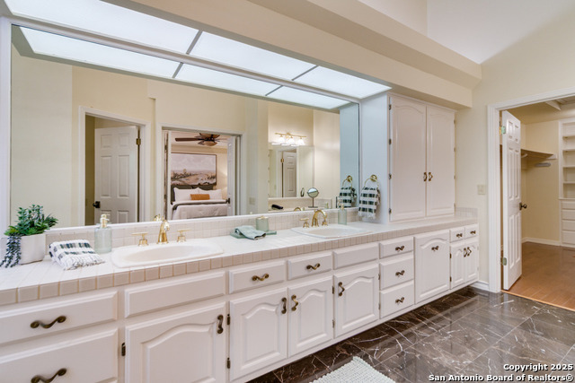 Listing photo id 22 for 3 Amber Gln  