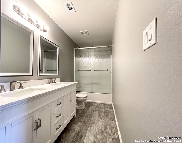 Image 25 of 32 For 7103 Cambie Ct