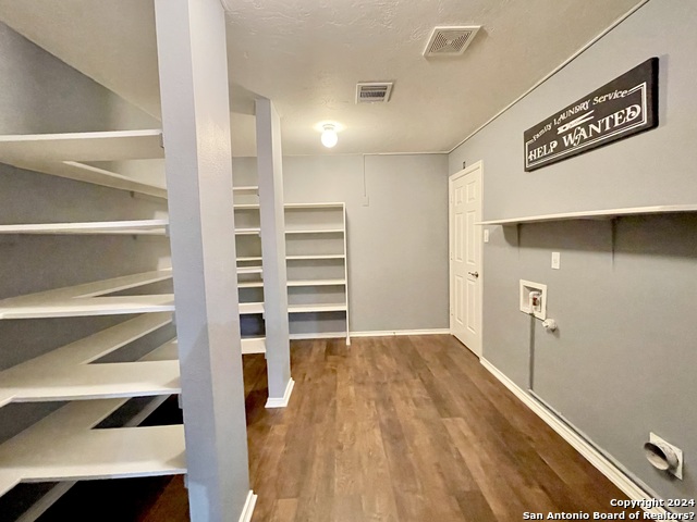 Image 31 of 32 For 7103 Cambie Ct