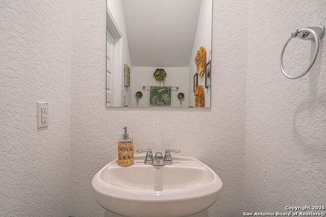 Image 11 of 37 For 4422 Chandler  Apt 2