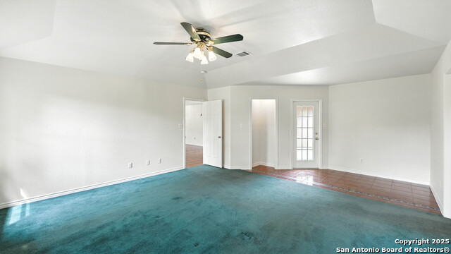 Listing photo id 12 for 220 Lanier Ranch