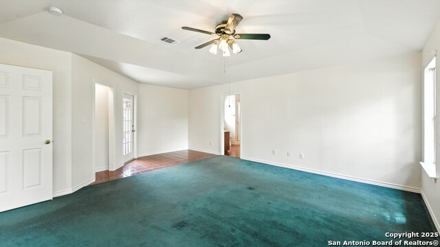 Listing photo id 13 for 220 Lanier Ranch