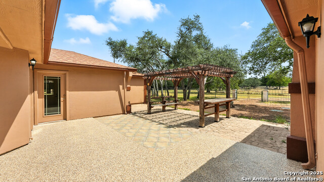 Listing photo id 25 for 220 Lanier Ranch