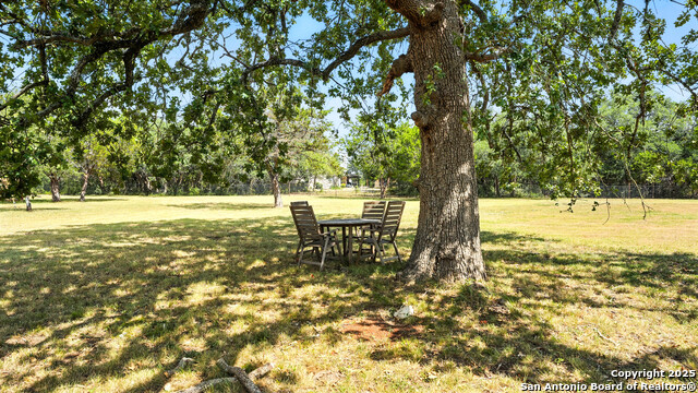 Listing photo id 29 for 220 Lanier Ranch