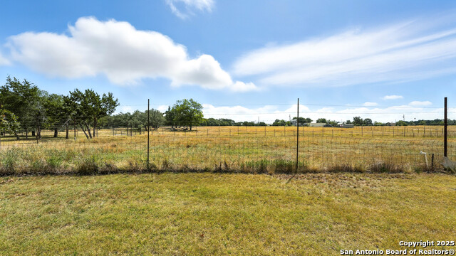 Listing photo id 30 for 220 Lanier Ranch