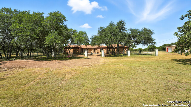 Listing photo id 32 for 220 Lanier Ranch