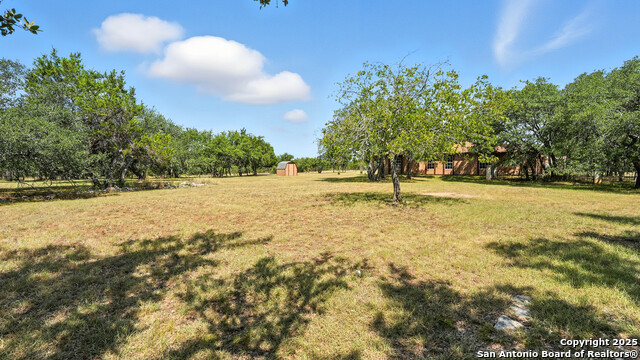 Listing photo id 34 for 220 Lanier Ranch