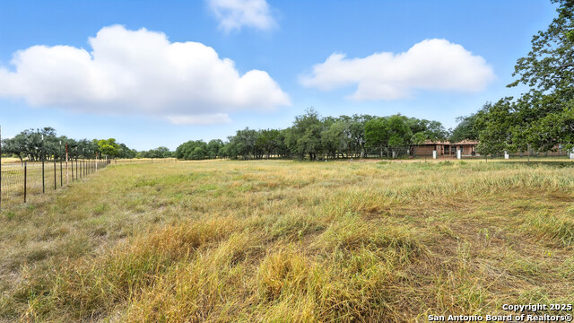Listing photo id 38 for 220 Lanier Ranch