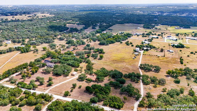 Listing photo id 41 for 220 Lanier Ranch