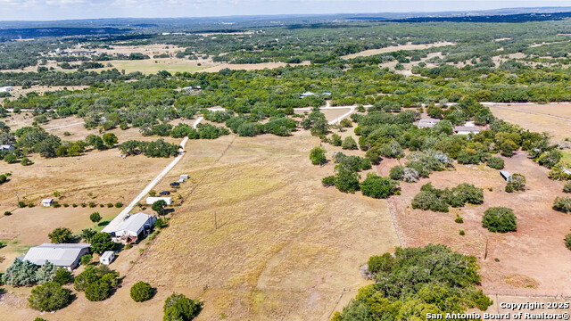 Listing photo id 43 for 220 Lanier Ranch