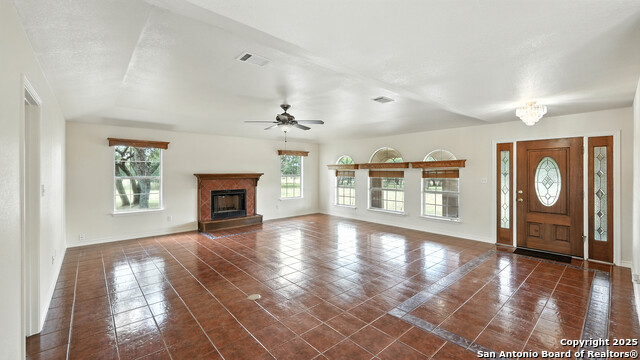 Listing photo id 3 for 220 Lanier Ranch
