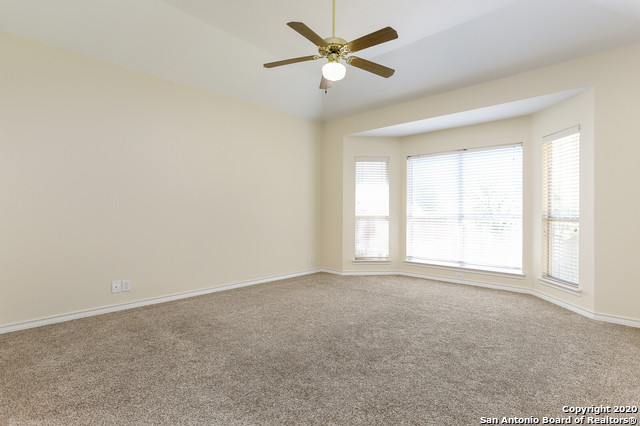 Image 18 of 36 For 18127 Brookwood Frst
