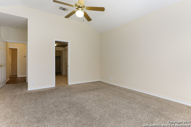 Image 19 of 36 For 18127 Brookwood Frst