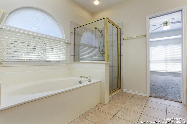 Image 21 of 36 For 18127 Brookwood Frst