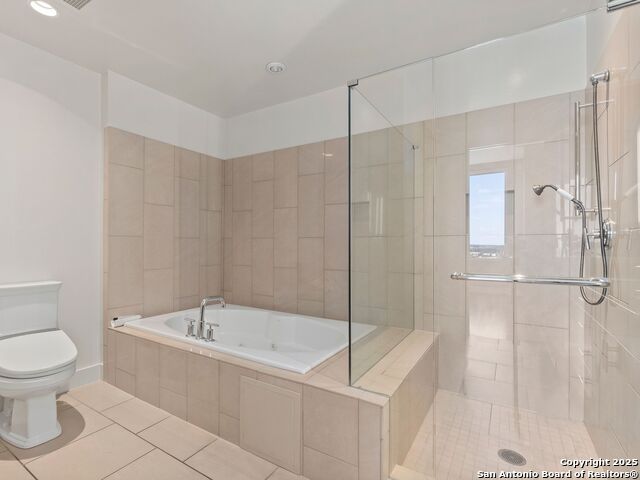 Image 11 of 26 For 610 Market Street E 2508