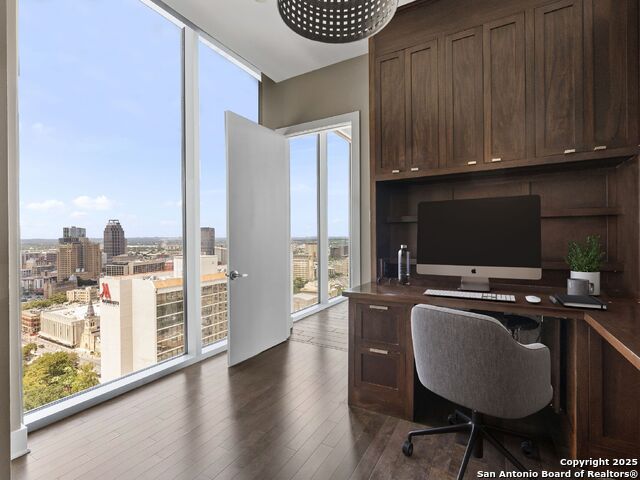 Image 13 of 26 For 610 Market Street E 2508