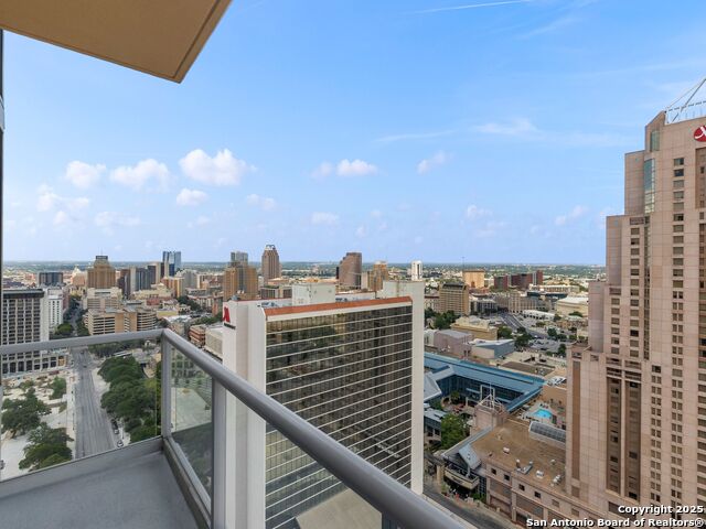 Image 17 of 26 For 610 Market Street E 2508