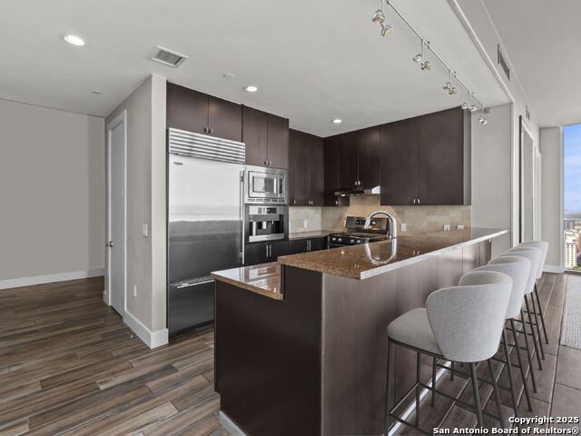 Image 7 of 26 For 610 Market Street E 2508