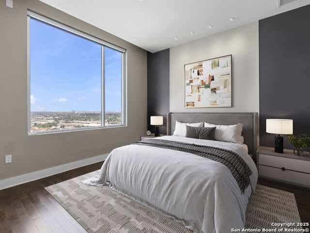 Image 9 of 26 For 610 Market Street E 2508