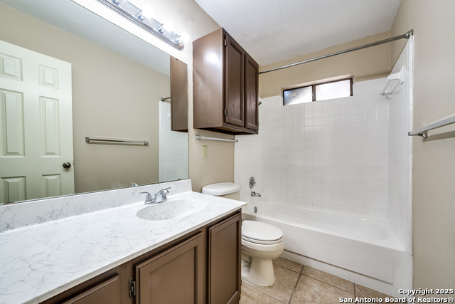 Image 11 of 13 For 8611 Datapoint Dr  31