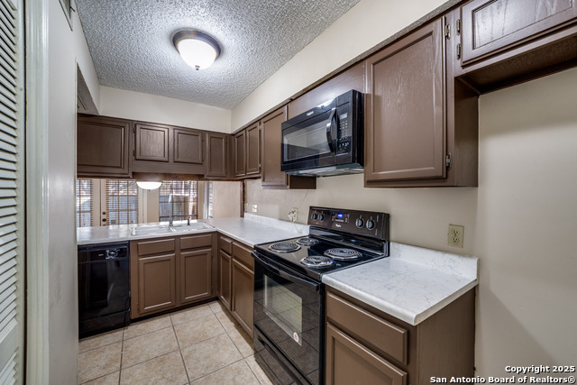 Image 8 of 13 For 8611 Datapoint Dr  31