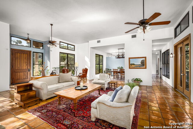 Listing photo id 27 for 4025 Marion Rd