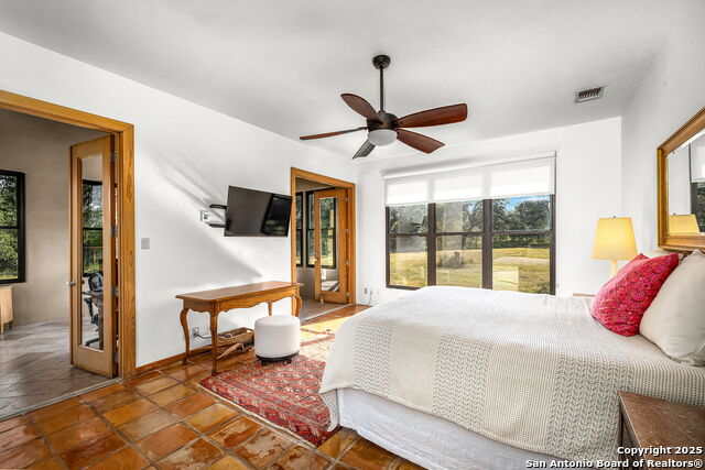 Listing photo id 35 for 4025 Marion Rd