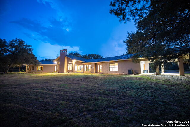 Listing photo id 2 for 4025 Marion Rd