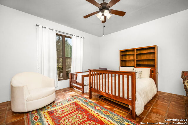 Listing photo id 41 for 4025 Marion Rd