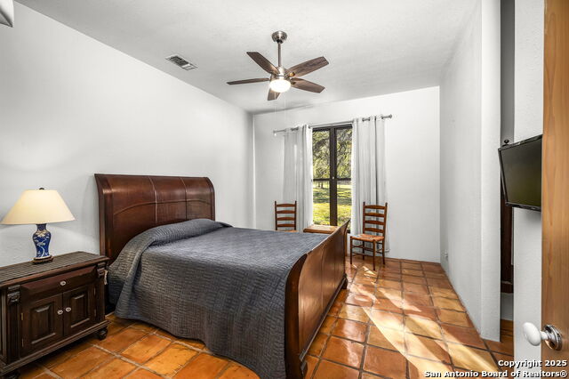 Listing photo id 42 for 4025 Marion Rd