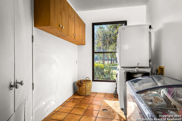 Listing photo id 44 for 4025 Marion Rd