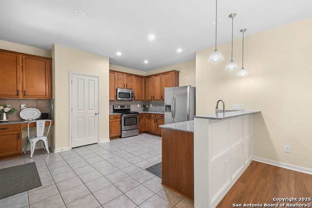 Image 11 of 26 For 545 Stonebrook