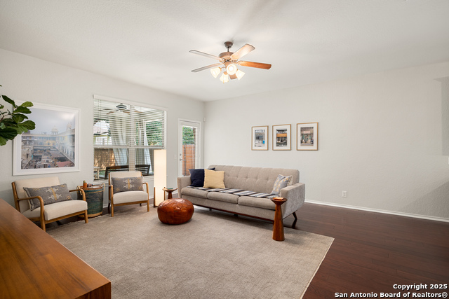Image 10 of 37 For 10323 Elizabeth Ct