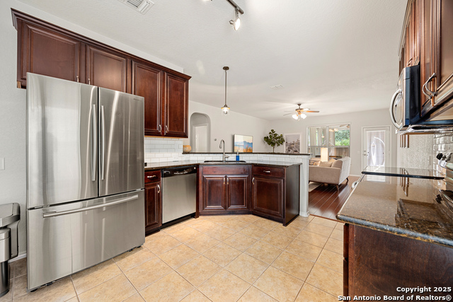 Image 11 of 37 For 10323 Elizabeth Ct