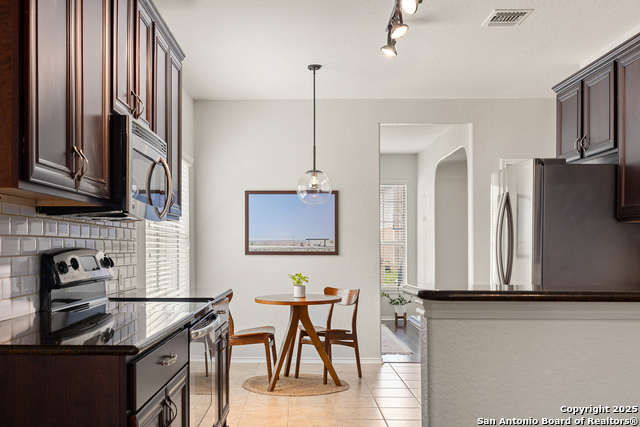 Image 13 of 37 For 10323 Elizabeth Ct