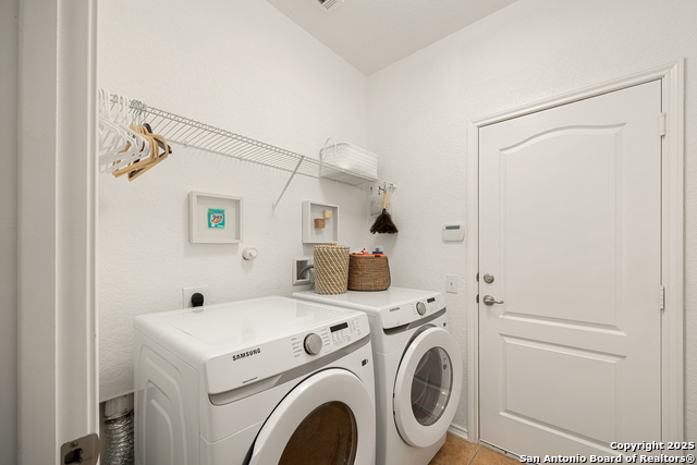 Image 22 of 37 For 10323 Elizabeth Ct