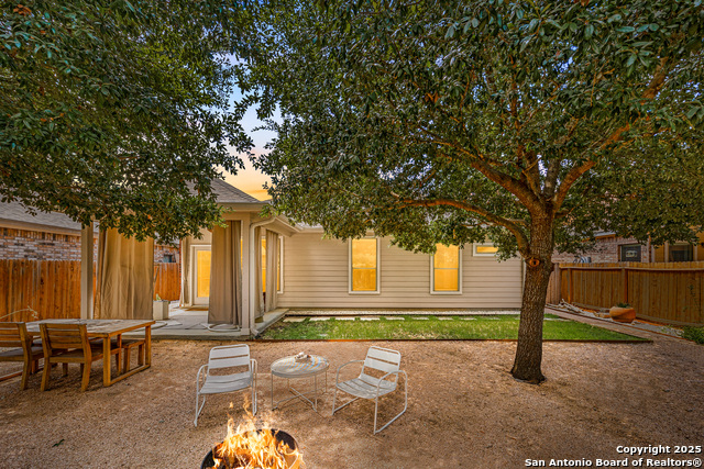 Image 25 of 37 For 10323 Elizabeth Ct