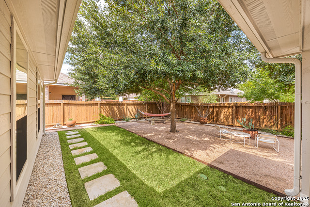 Image 27 of 37 For 10323 Elizabeth Ct