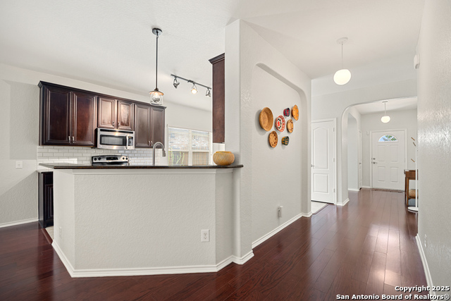 Image 8 of 37 For 10323 Elizabeth Ct