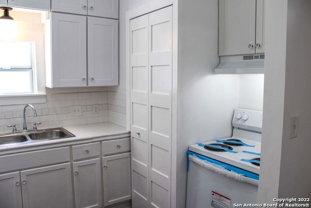 Image 17 of 30 For 410 Fulton Ave  2