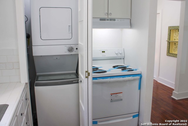 Image 18 of 30 For 410 Fulton Ave  2