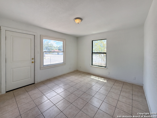 Image 13 of 20 For 223 19th Sw