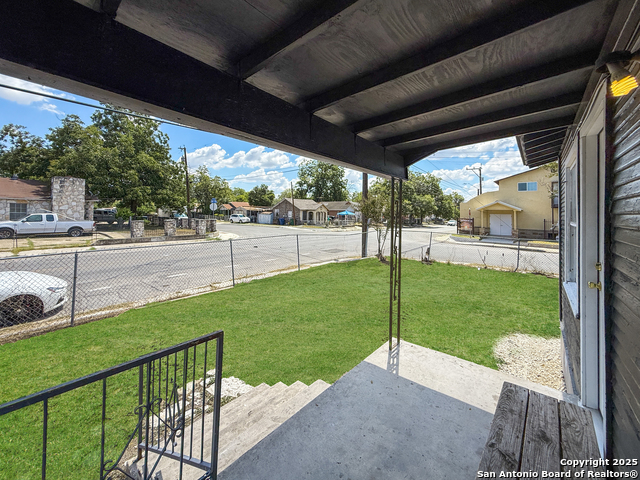 Image 4 of 20 For 223 19th Sw