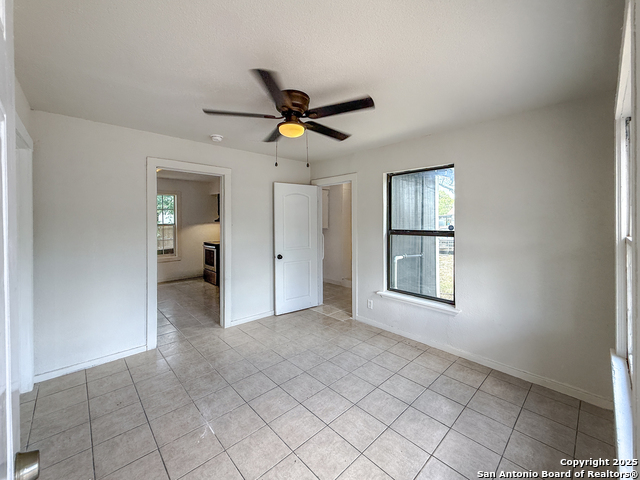 Image 5 of 20 For 223 19th Sw