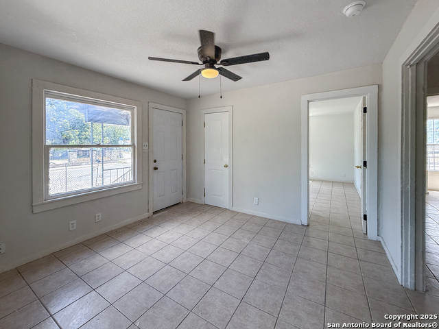 Image 6 of 20 For 223 19th Sw