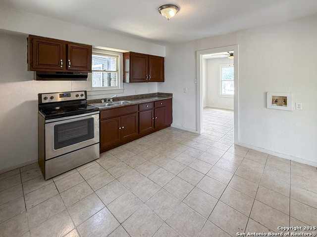 Image 9 of 20 For 223 19th Sw