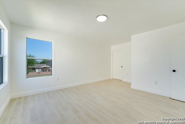 Image 15 of 31 For 6035 Plumbago Place