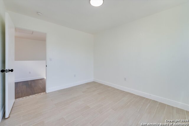 Image 23 of 31 For 6035 Plumbago Place
