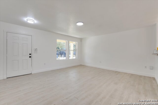 Image 8 of 31 For 6035 Plumbago Place