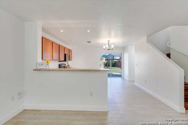 Image 9 of 31 For 6035 Plumbago Place